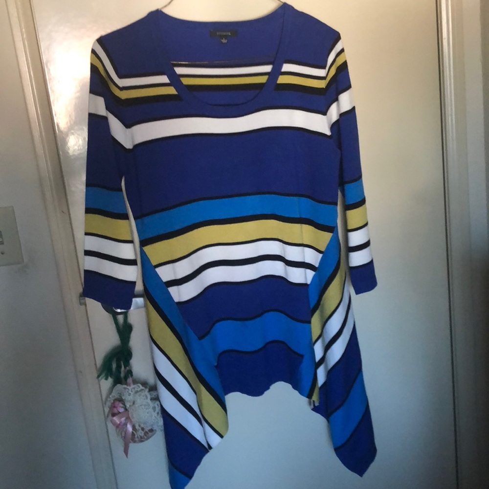 Premise multicolored 3/4 sleeves top EUC soft fabric